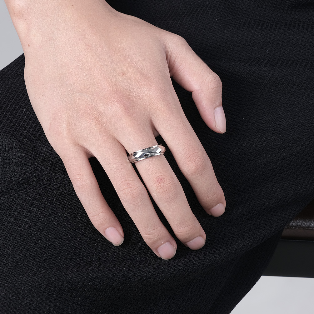 ステンレス鋼のリング,ひし形,回転する抗圧力リング,不安の緩 - Initial Ring Custom のレビューと価格